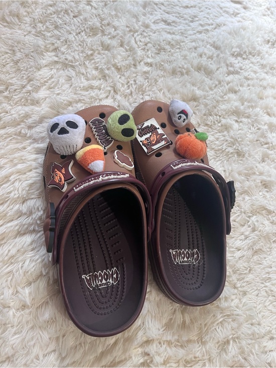 CROCS Shoes - Limited Edition The General Mills x Crocs
